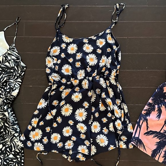 Beach Rompers/Dresses - Picture 6 of 7